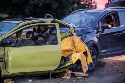 Remshalden: Schwerer Auffahrunfall fordert 4 Verletzte auf der B29